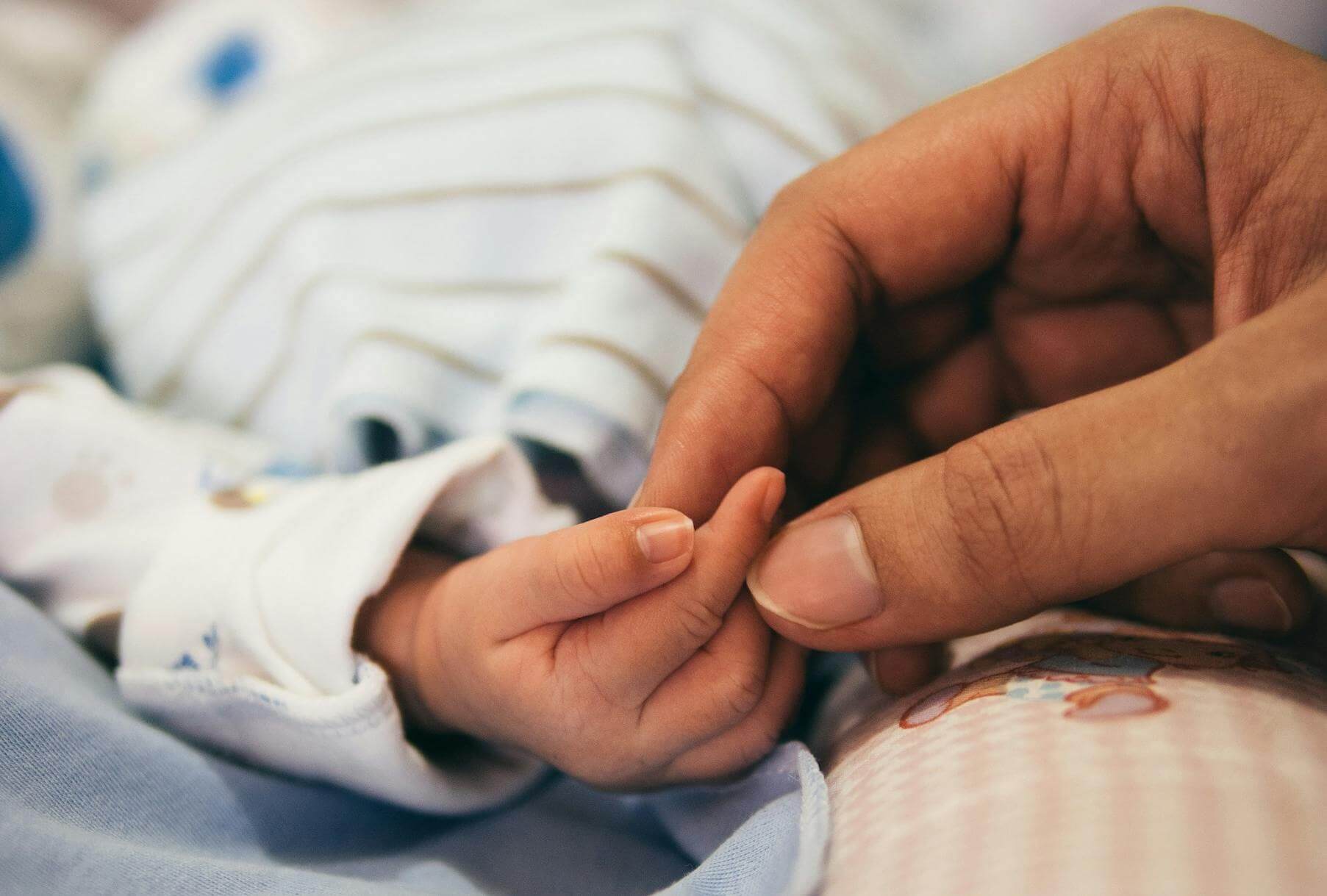 Come aiutare il bambino a prepararsi alla nuova nascita